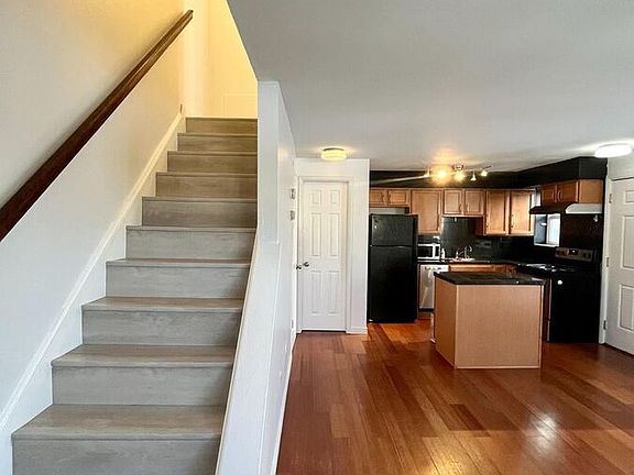 3rd image of 1355 Gaylord St APT 1