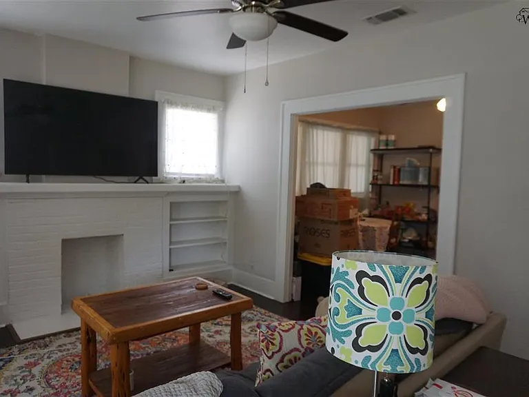 2130 Avenue J — Photo 5