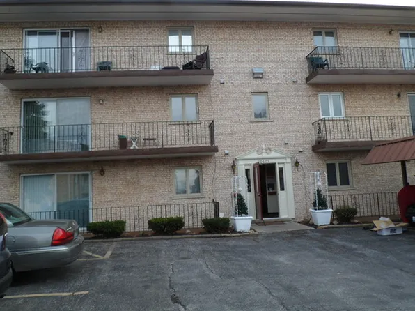 10609 Southwest Hwy, Worth, IL 60482