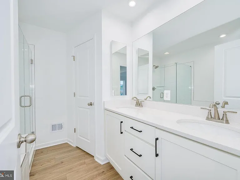 500 Tracy Way — Photo 13