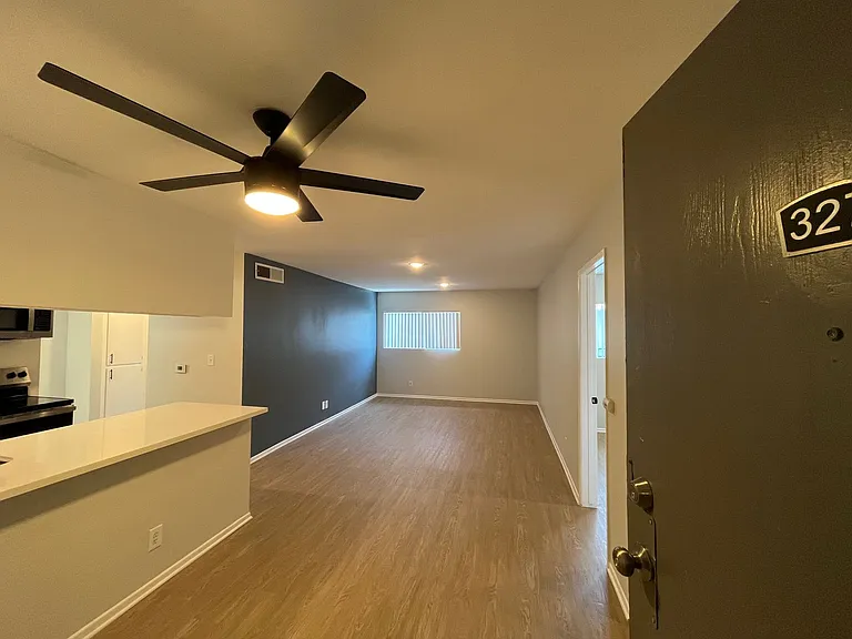 951 S. Oxford Ave. — Photo 112