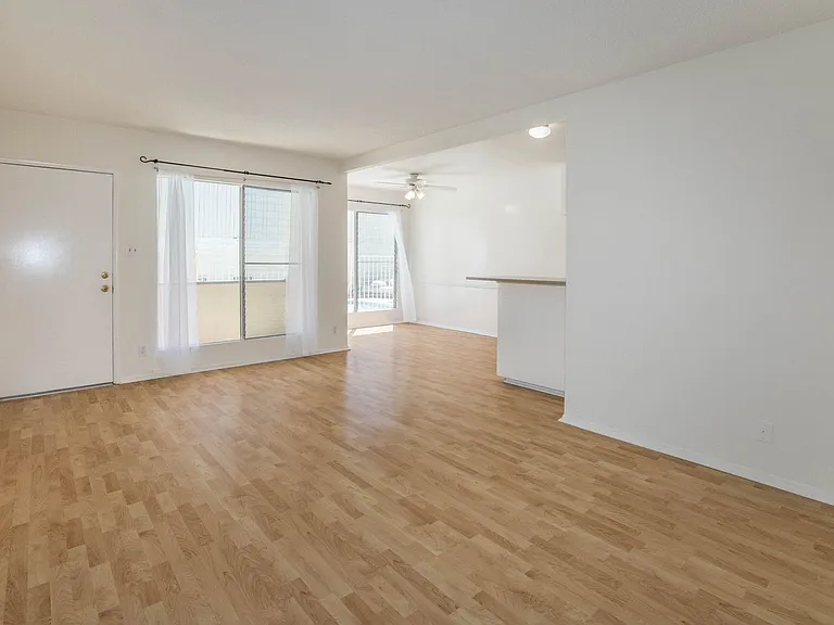 2621 Centinela Ave #14 — Photo 1
