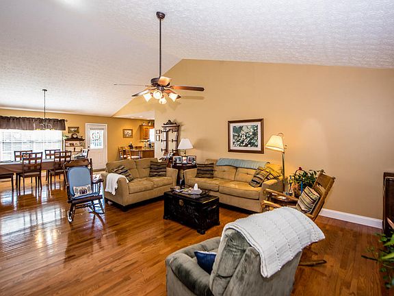 2nd image of 825 Garner Hills Way