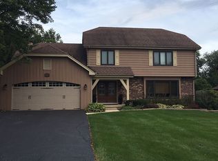 8425 Walredon Ave, Burr Ridge, IL 60527