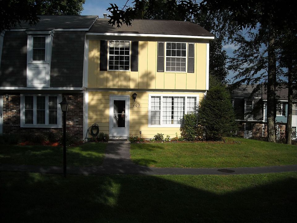 1st image of 107 Vista Dr