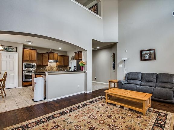 4th image of 12552 Saratoga Springs Cir
