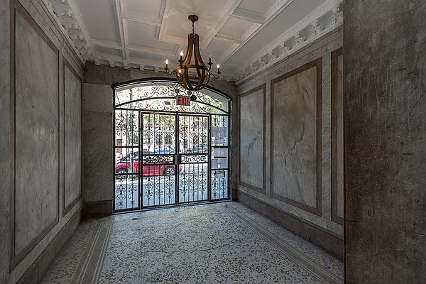 Rented by Trion Real Estate Management | media 11