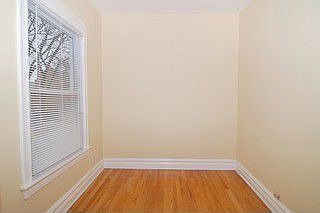 3rd image of 1122 S East Ave