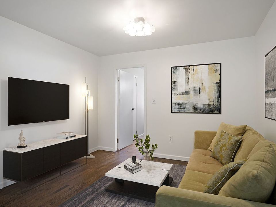 1st image of 517 W 48th St APT 3RE