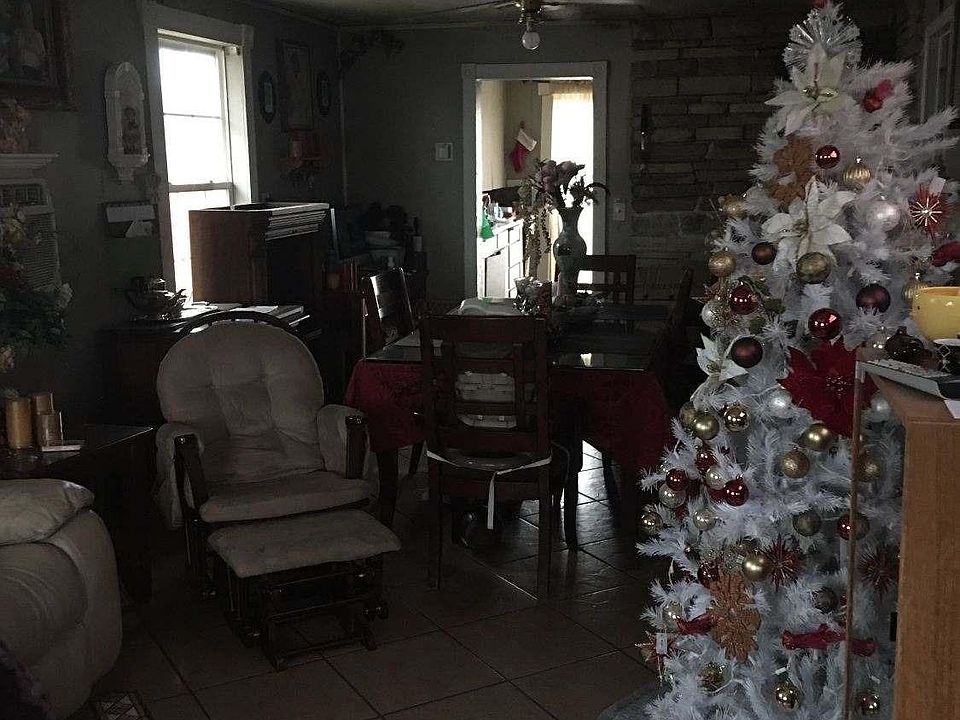 2nd image of 538 Berrydale Ave