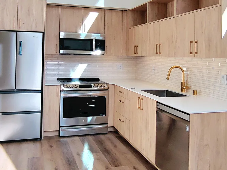 Kitchen (2nd floor)