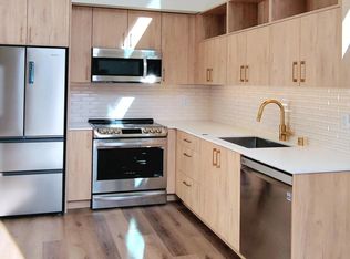 930A NW 56th St #A, Seattle, WA 98107