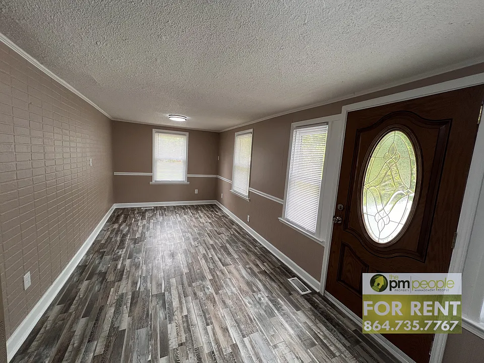 114 Radcliff Dr