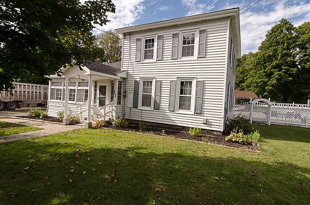 1st image of 132 Lilac Park Dr