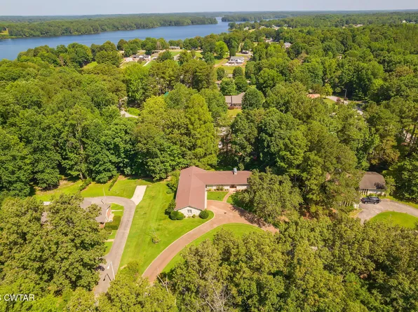 215 Eastern Shores Dr, Lexington, TN 38351