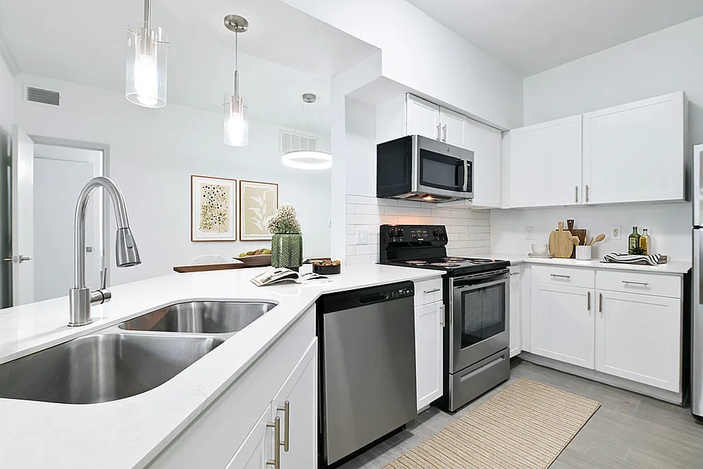 Northern Cross Apartments — Photo 1