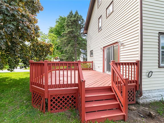 5th image of 16 Mapledale St