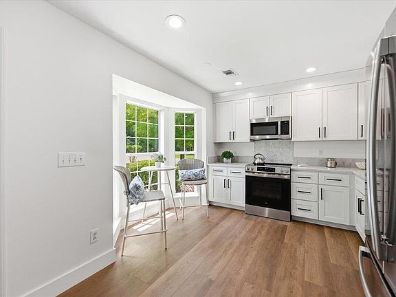 4th image of 2717 Palmetto Hall Blvd