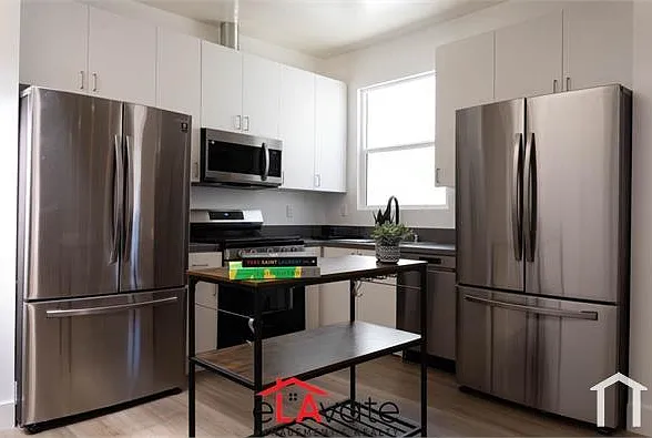 560 N Virgil Ave — Photo 5