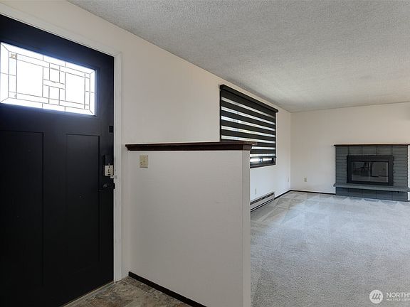 3rd image of 748 SW Heller Street