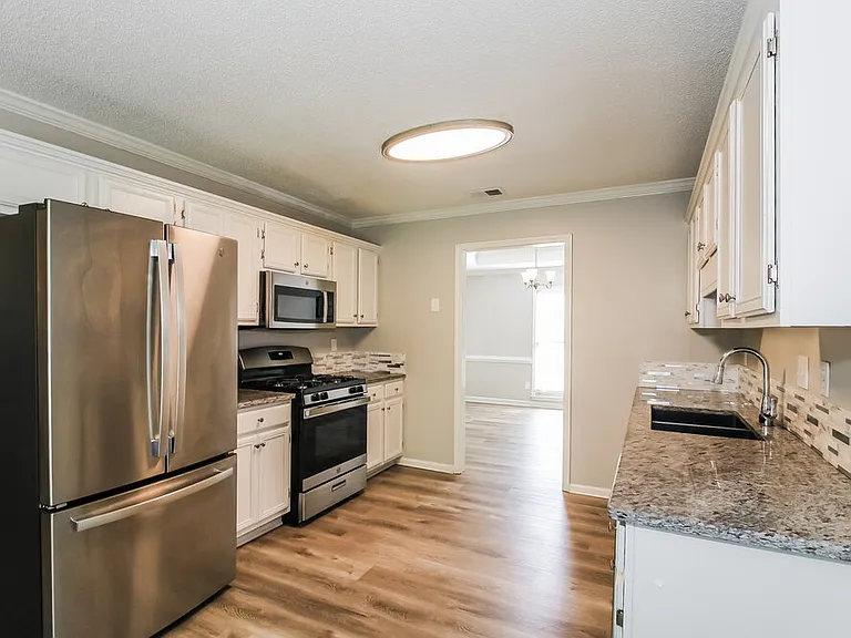 1001 Crown Corners Dr — Photo 8