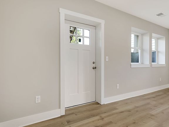 3rd image of 921 Bellows Ave #A