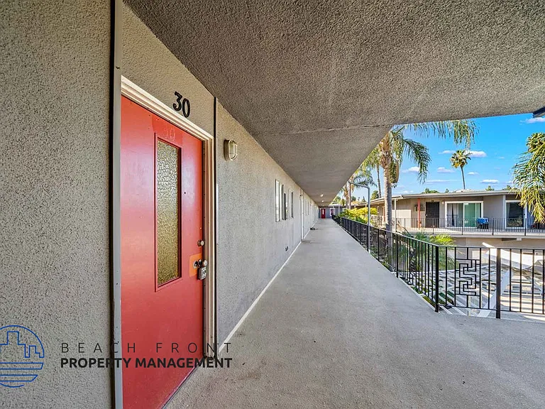 1021 N. Flower St. — Photo 14