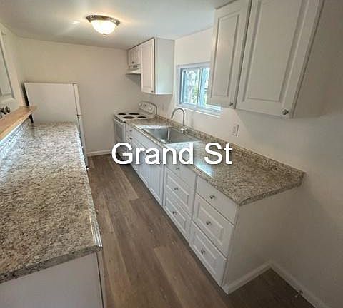 2nd image of 21 Grand St