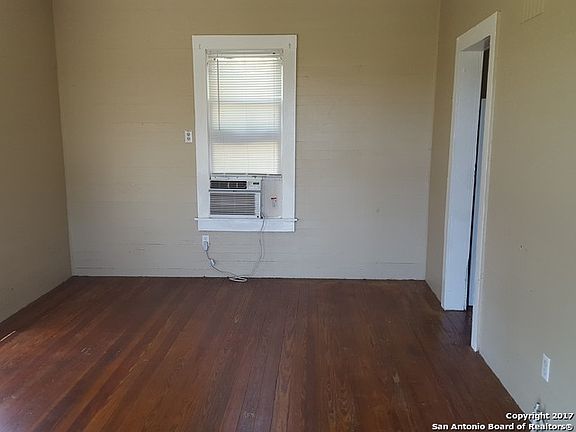 2nd image of 738 Guadalupe St