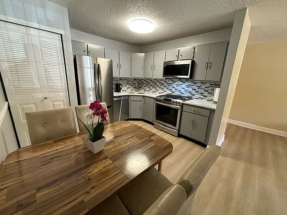 Eat in Kitchen