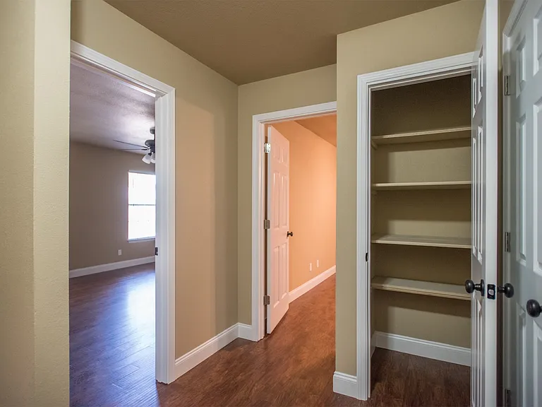 2096 E Honeysuckle Ln — Photo 8