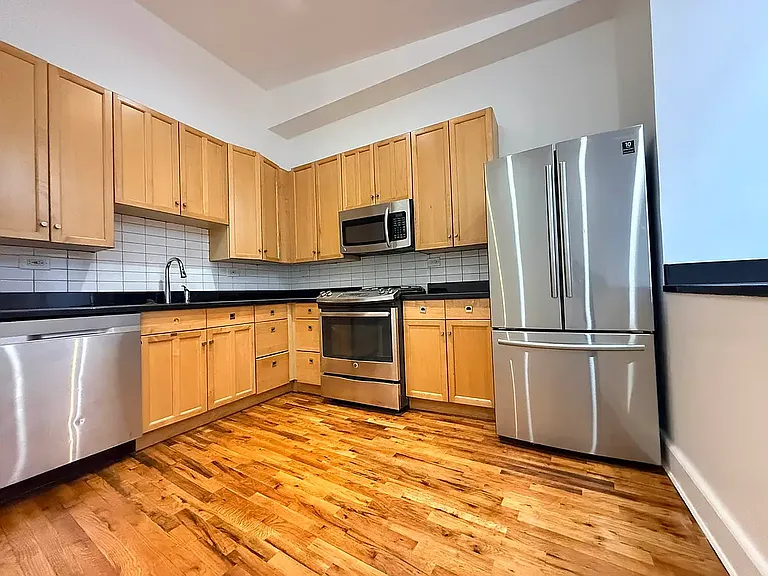53 Stone St #5T — Photo 4