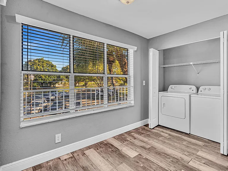 3300 Pinewalk Dr N #1925 — Photo 2
