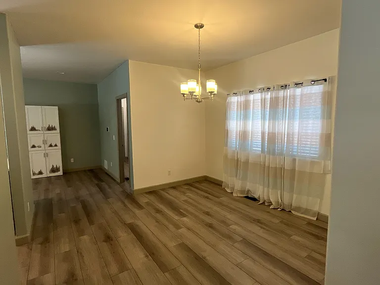 317 Victoria St — Photo 18