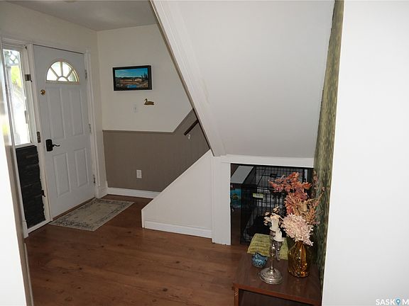 5th image of 730 Colbourne Street
