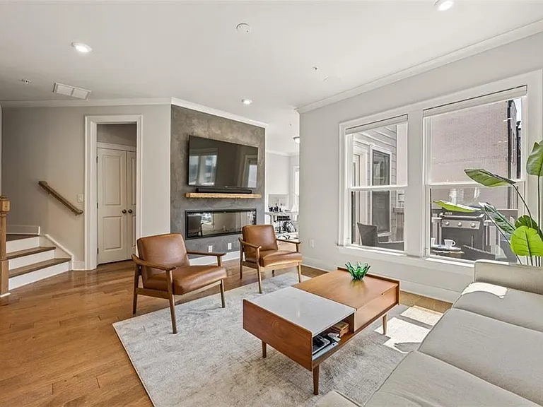 2145 Burnside Dr NW — Photo 18