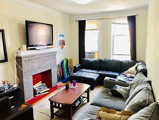 Rented by Living Dream Realty | media 23