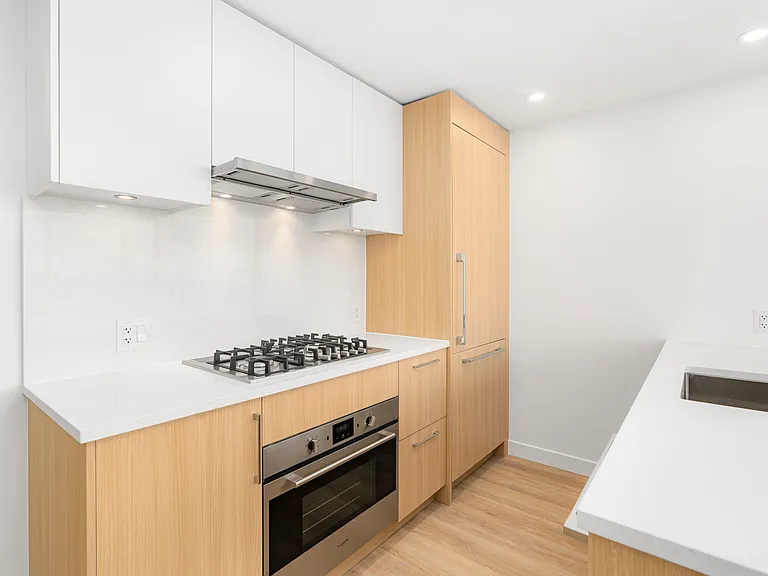 9675 King George Blvd #2707 — Photo 12