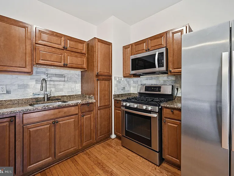 7676 Helmsdale Pl — Photo 14