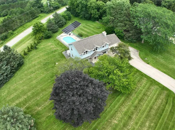 W298S2722 Ridgewood DRIVE, Waukesha, WI 53188