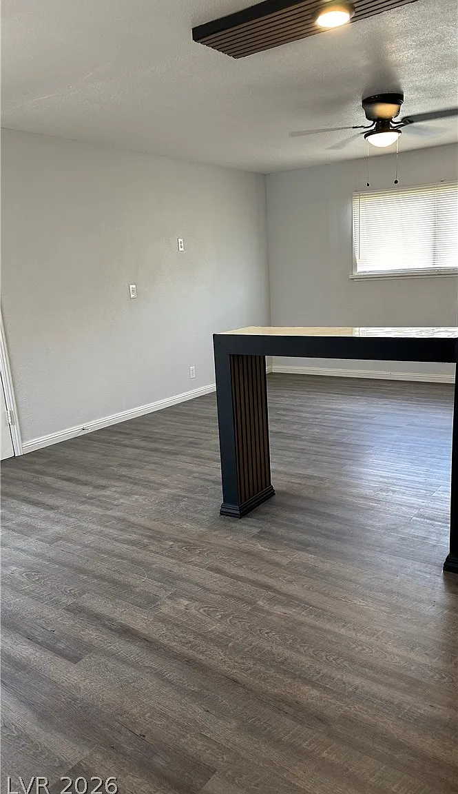 3 bed, 1.0 bath, 874 sqft, $1,650 — Photo 2