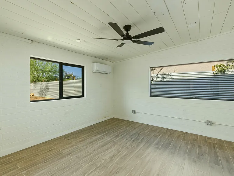 1438 E Sheridan St — Photo 26