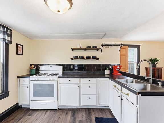 3rd image of 4035 Nokomis Ave S