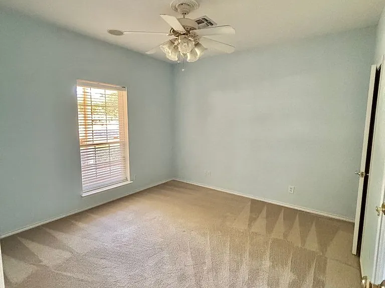 1 Southridge Dr — Photo 16