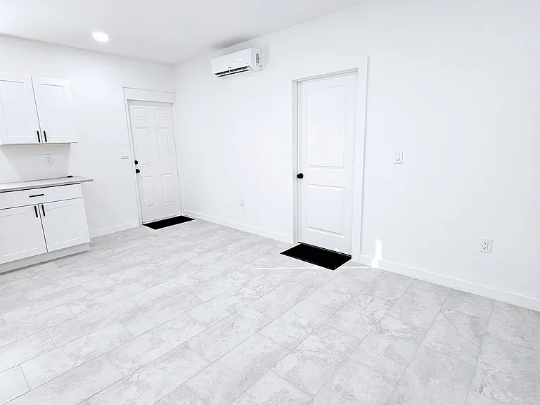 1014 Mandalay Dr — Photo 1