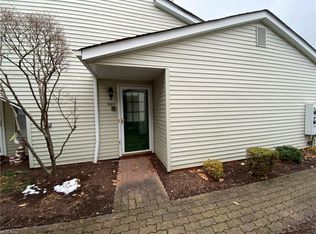 6131 Center St APT 202, Mentor, OH 44060