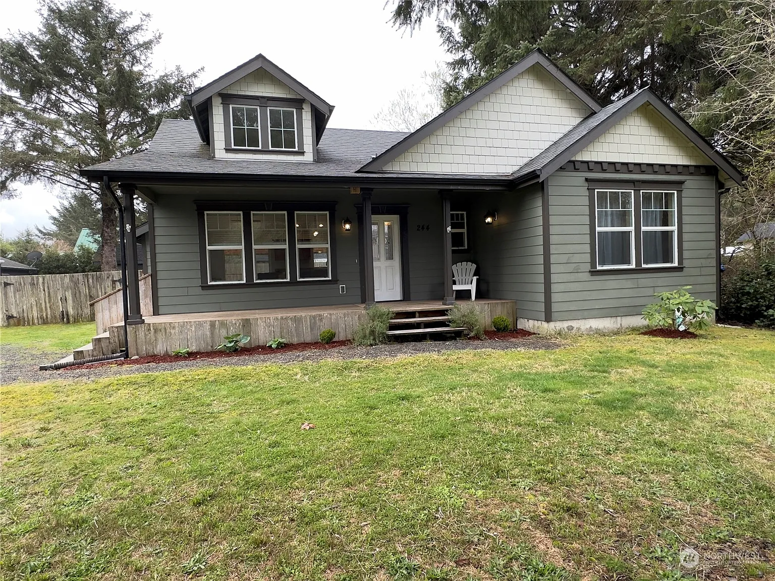 244 S Narwhal Loop SW photo 1
