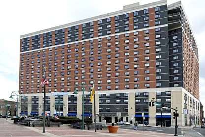 Easy commute to New York from Rahway train station. Detached parking garage. Access to the rooftop and residents' lounge. Downtown area with restaurants and bars