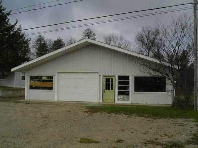 2nd image of 1341 N Saint Helen Rd