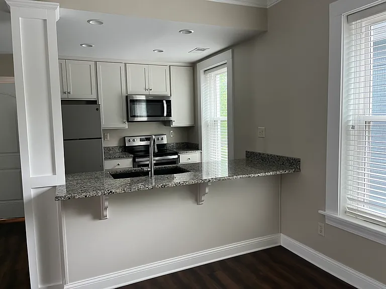 603 E Riverside Dr #F — Photo 3